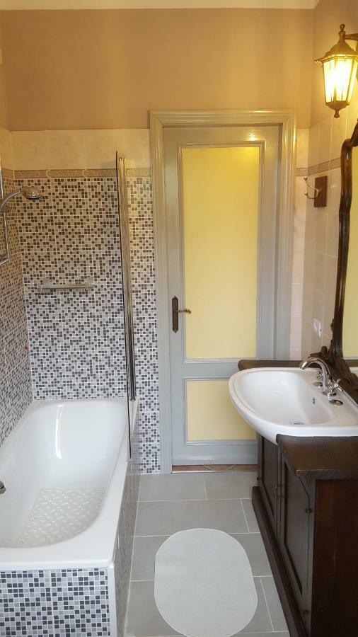 Agriturismo Countryhouse Le Giare 古比奥 外观 照片