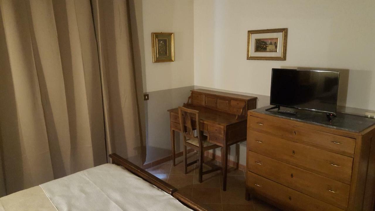 Agriturismo Countryhouse Le Giare 古比奥 外观 照片