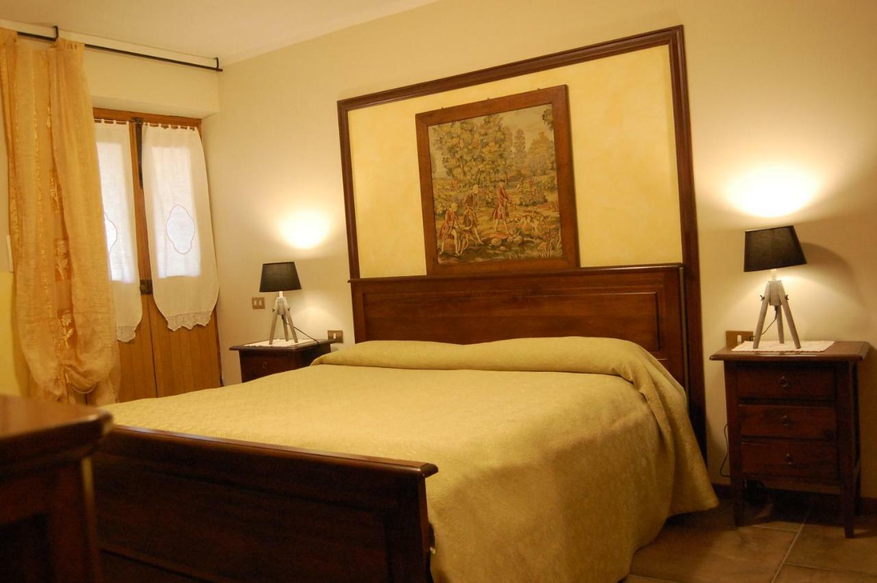 Agriturismo Countryhouse Le Giare 古比奥 外观 照片