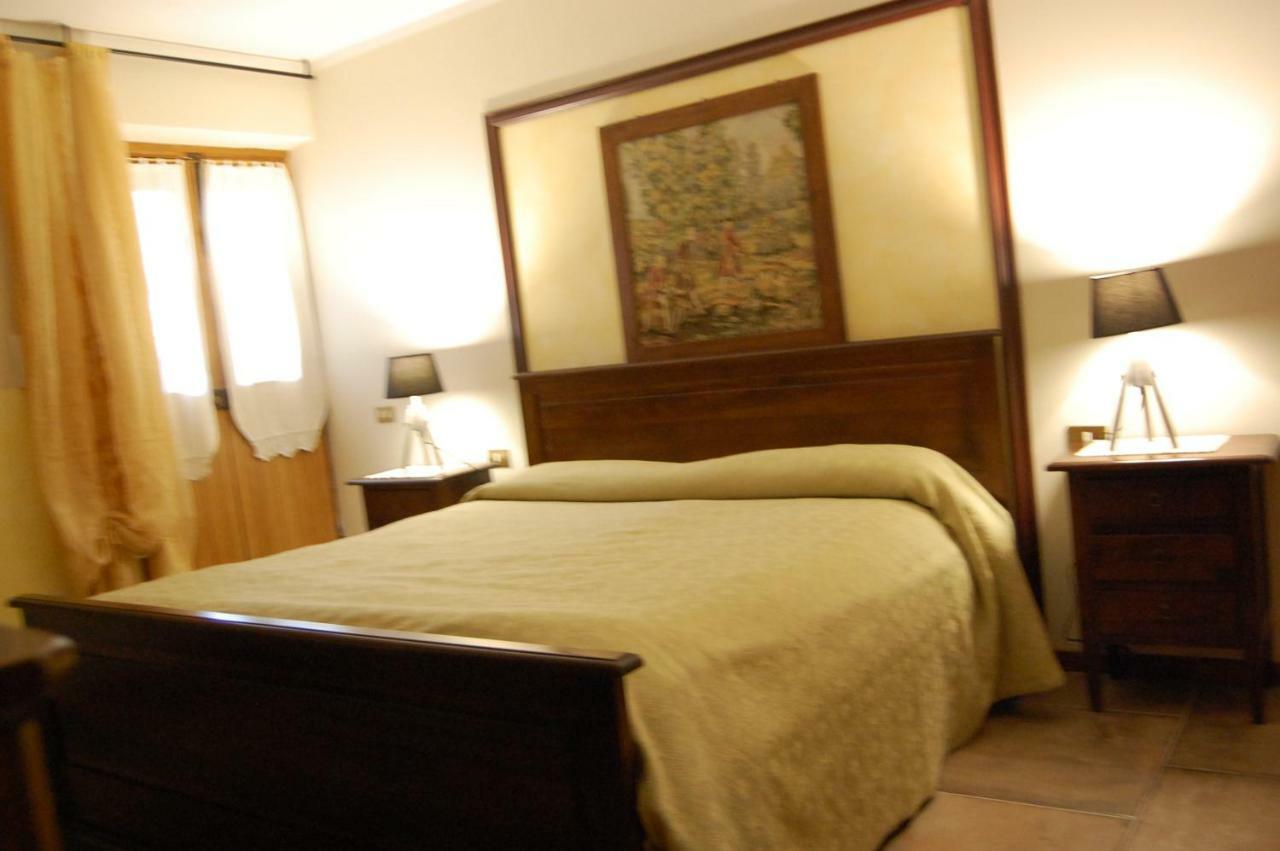 Agriturismo Countryhouse Le Giare 古比奥 外观 照片