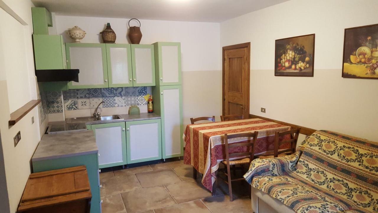 Agriturismo Countryhouse Le Giare 古比奥 外观 照片