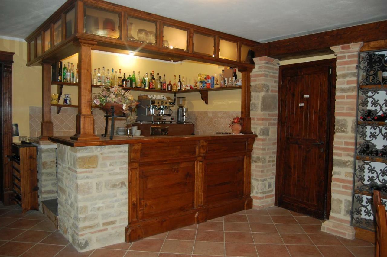 Agriturismo Countryhouse Le Giare 古比奥 外观 照片