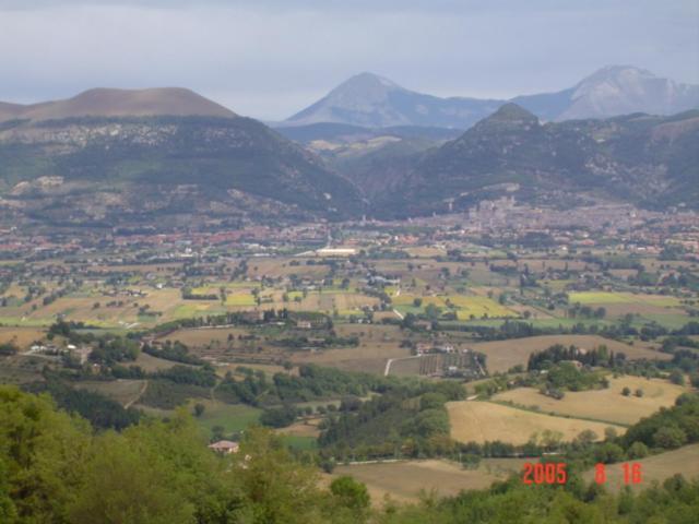 Agriturismo Countryhouse Le Giare 古比奥 外观 照片