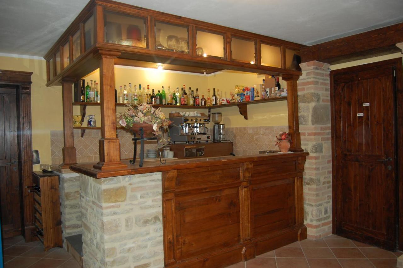 Agriturismo Countryhouse Le Giare 古比奥 外观 照片