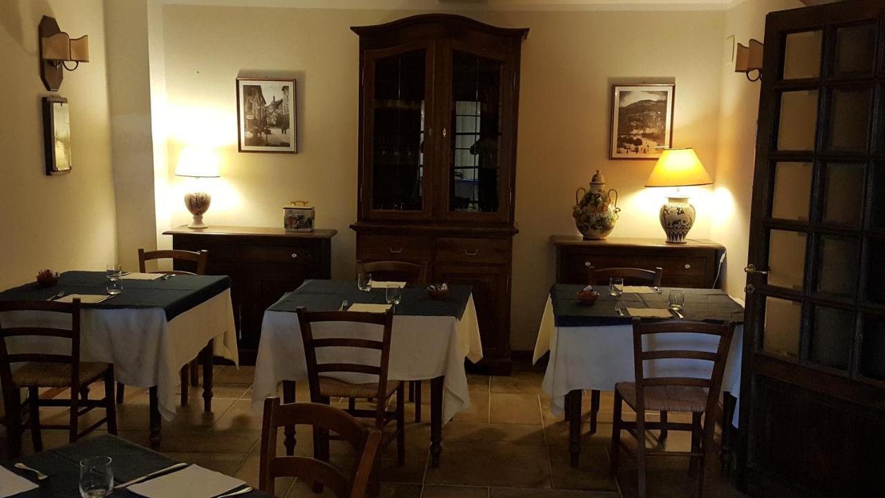 Agriturismo Countryhouse Le Giare 古比奥 外观 照片
